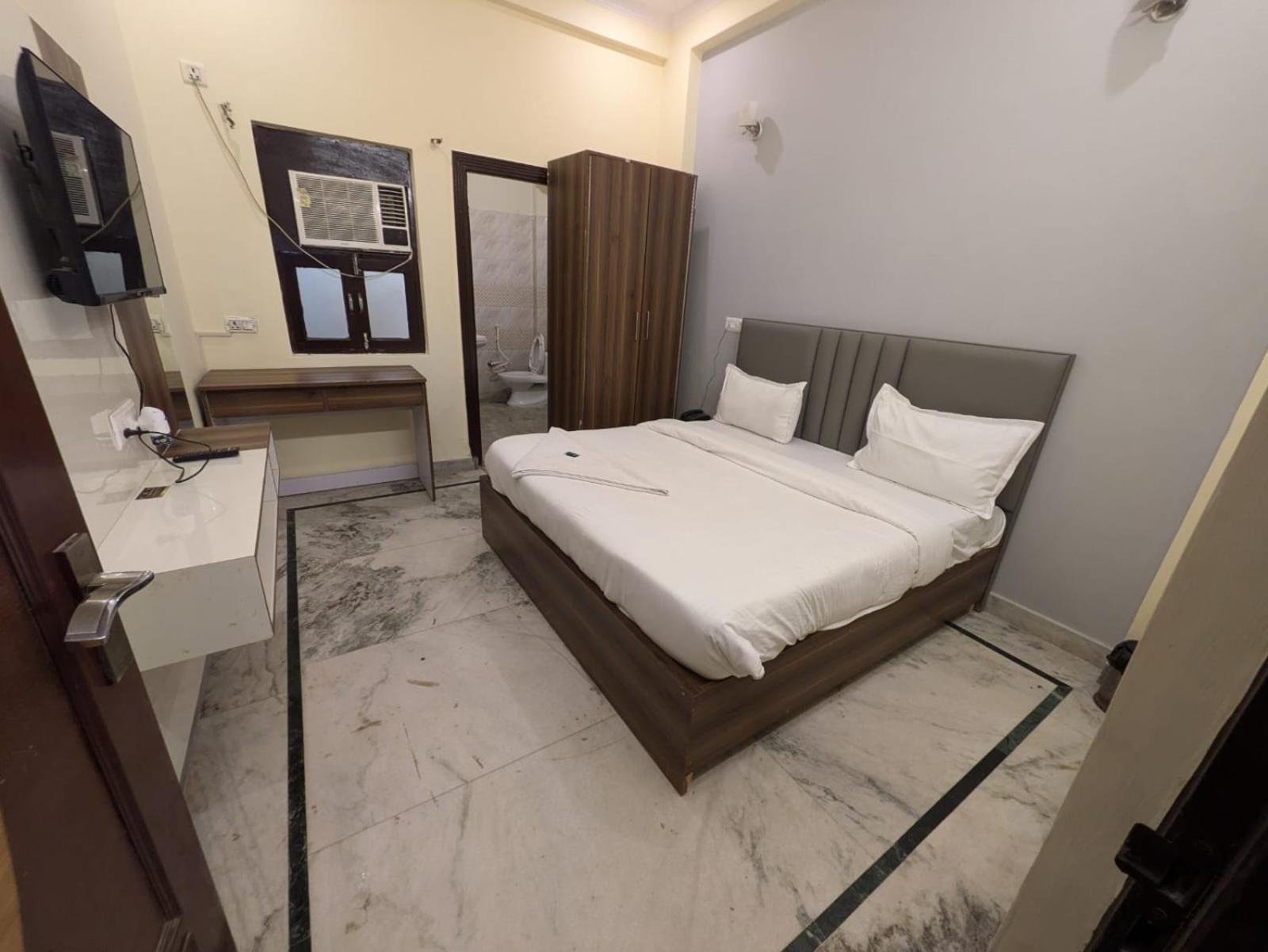 Hotel Vegas Corporate Suites Noida Dış mekan fotoğraf