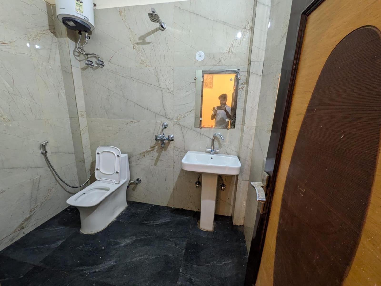 Hotel Vegas Corporate Suites Noida Dış mekan fotoğraf