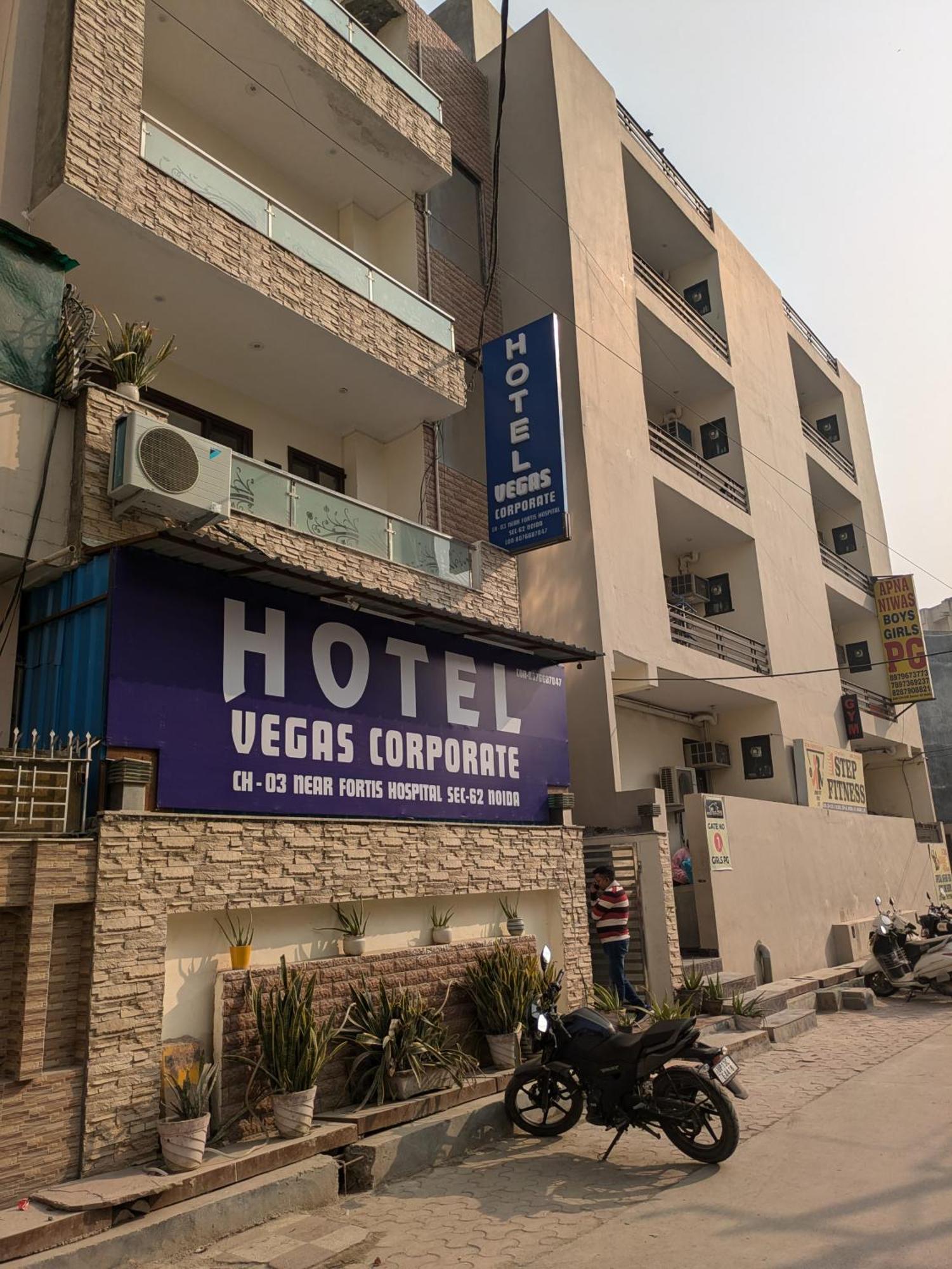 Hotel Vegas Corporate Suites Noida Dış mekan fotoğraf